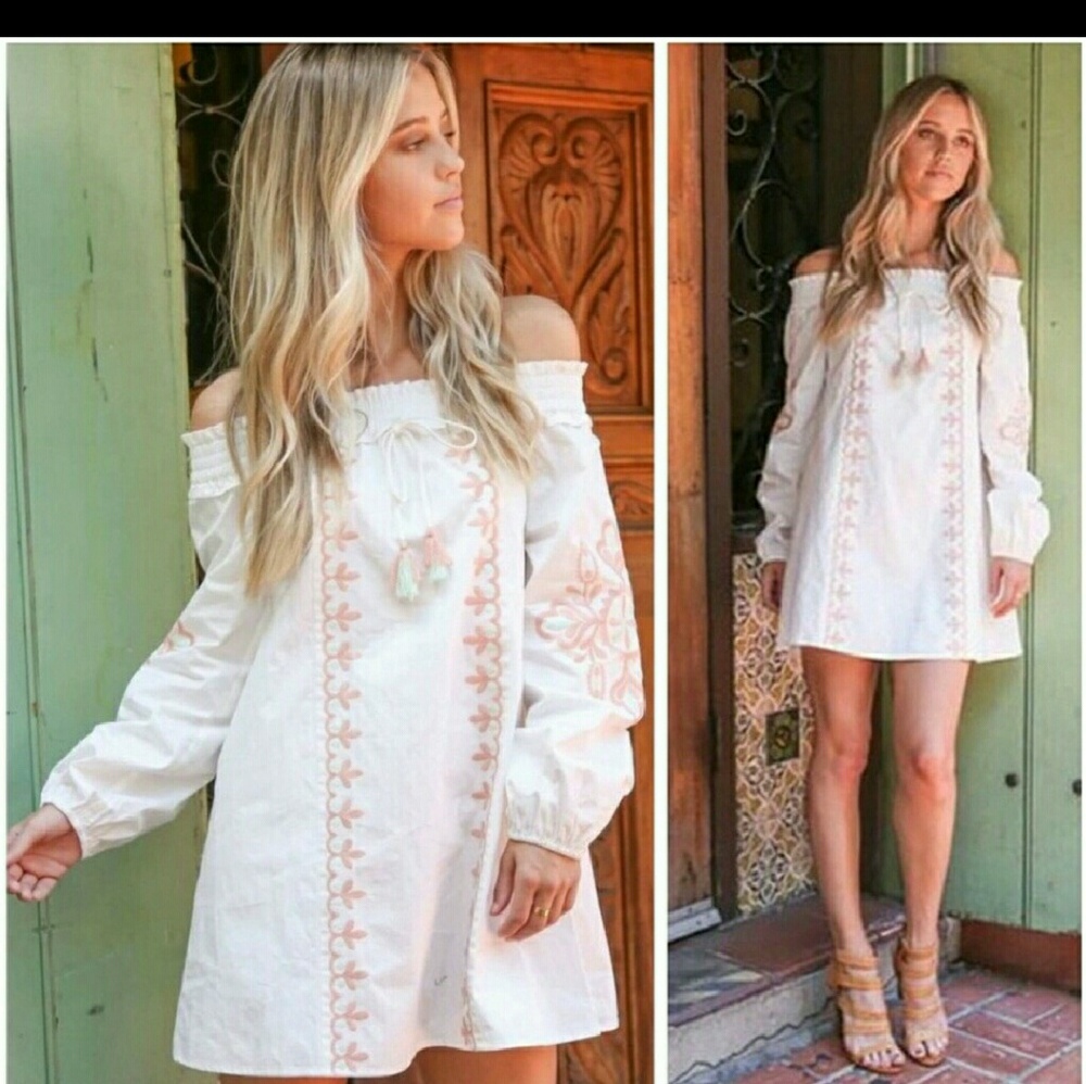 White off-colar boho long sleeve dress